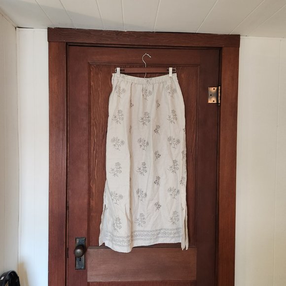 Real Comfort Floral Linen Maxi Skirt - Picture 8 of 11